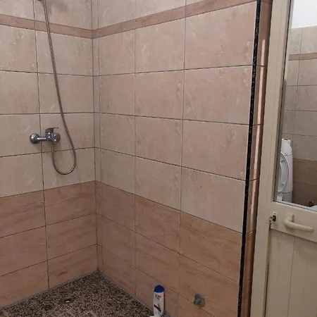 2 Bedrooms Qerret Apartment Golem (Tirana)