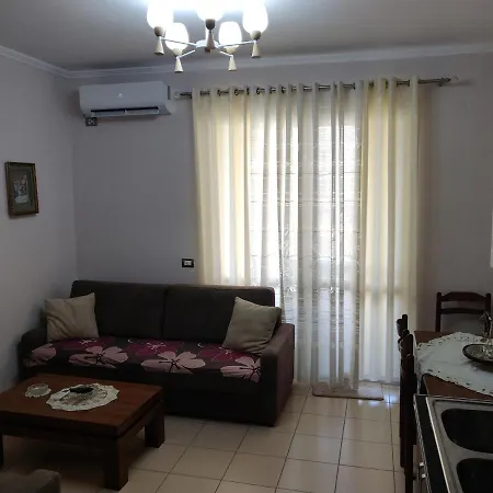 Apartment 2 Bedrooms Qerret